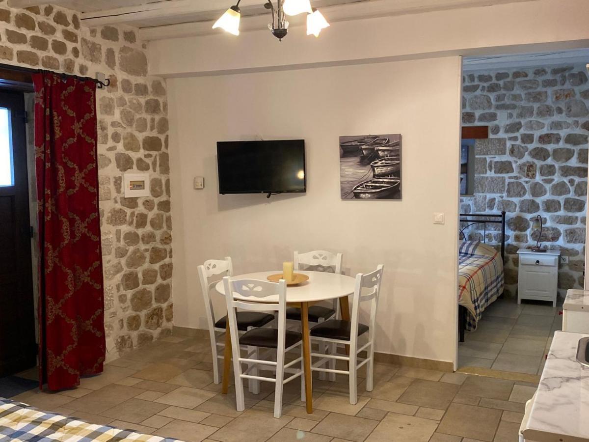 Myral Guesthouse Нафплион Экстерьер фото