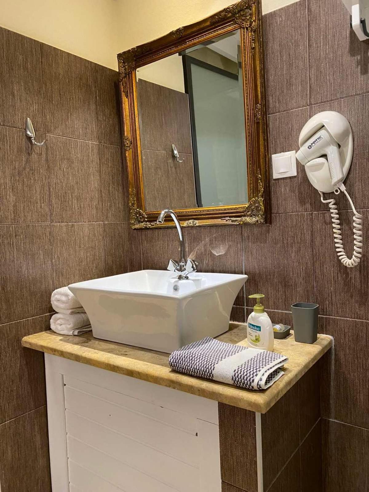 Myral Guesthouse Нафплион Экстерьер фото